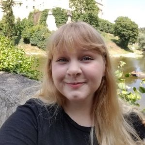 Meet your Posher, Anaka